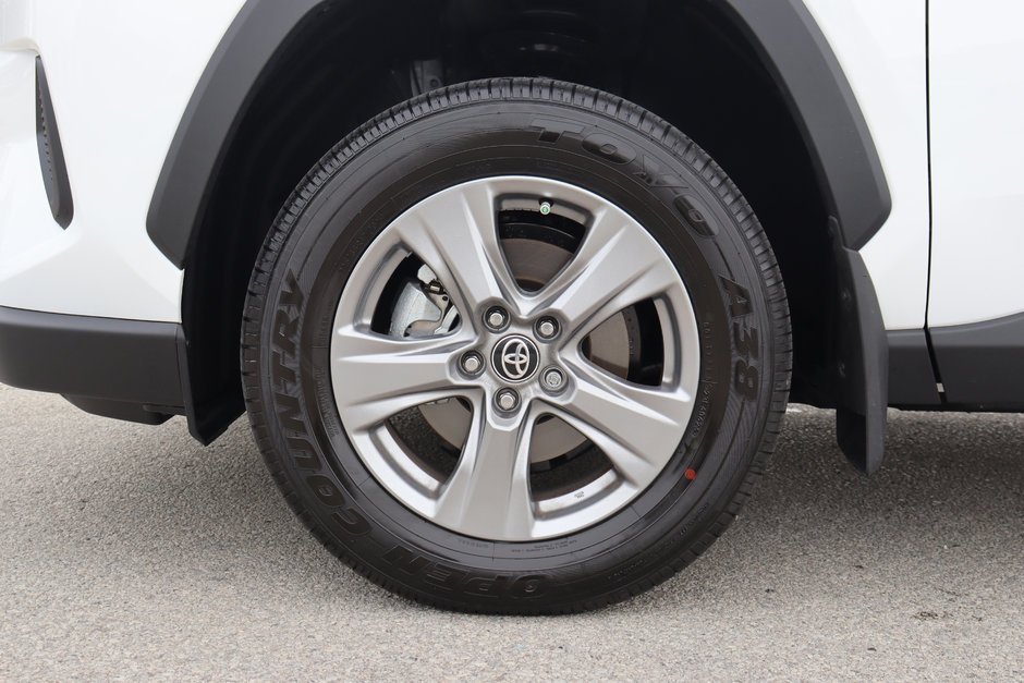 2025 Toyota RAV4 XLE AWD Lease Trade-in | Power Liftgate-5