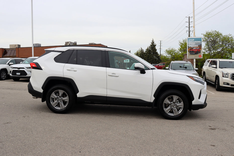 2025 Toyota RAV4 XLE AWD Lease Trade-in | Power Liftgate-3
