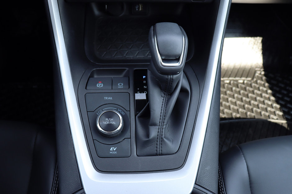 2025 Toyota RAV4 Hybrid Electric XLE AWD Lease Trade-in-11