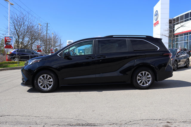 2024 Toyota Sienna Hybrid Electric LE AWD 8-Pass-1