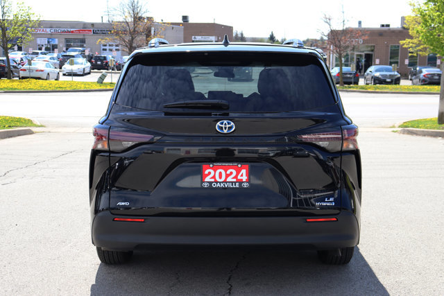 2024 Toyota Sienna Hybrid Electric LE AWD 8-Pass-2