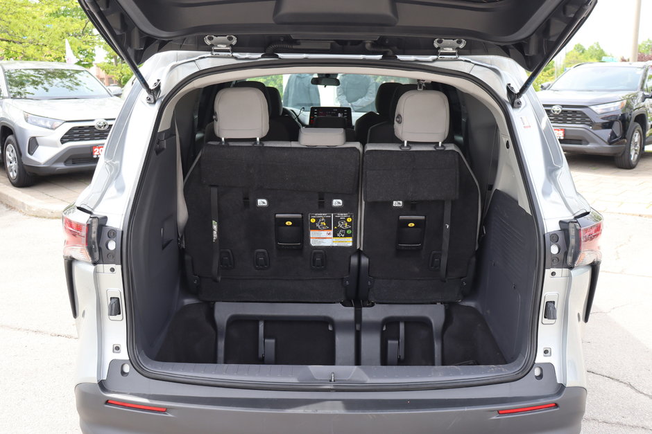 2024 Toyota Sienna LE AWD 8-Pass | Brakes Serviced-16