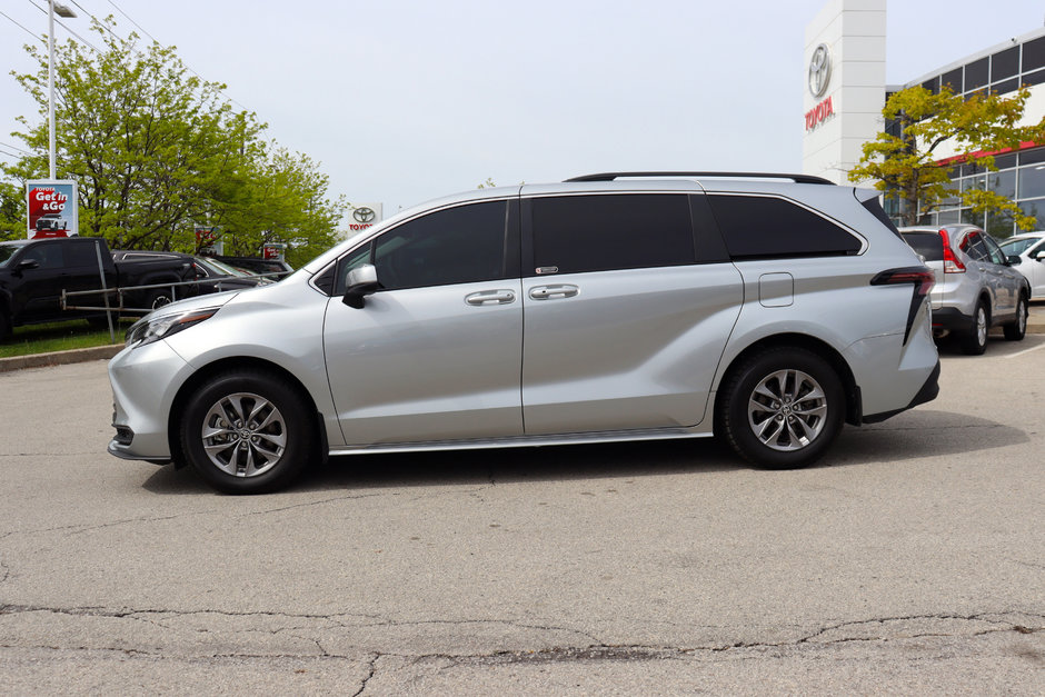 2024 Toyota Sienna LE AWD 8-Pass | Brakes Serviced-1