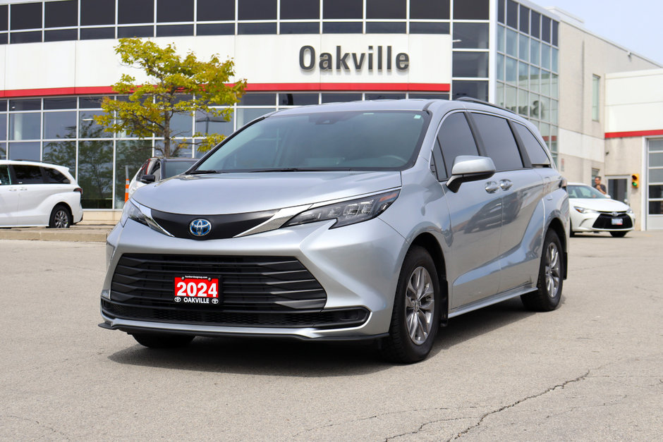 2024 Toyota Sienna LE AWD 8-Pass | Brakes Serviced-0