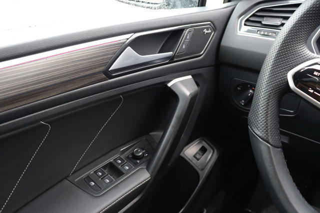 2024 Volkswagen Tiguan Highline R-Line 4MOTION Lease Trade-in | Navi-16