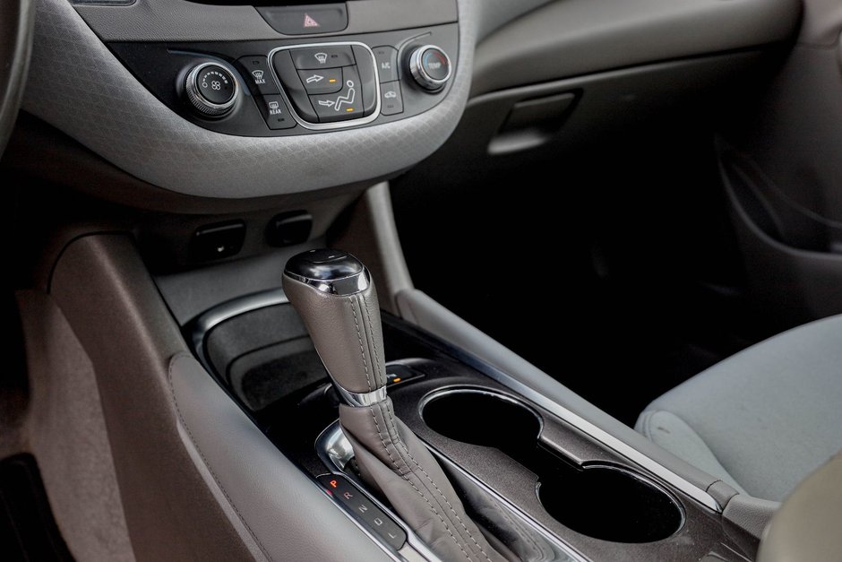 2017 Chevrolet Malibu LT-12