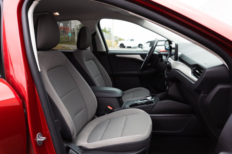 2022 Ford Escape SE AWD-21