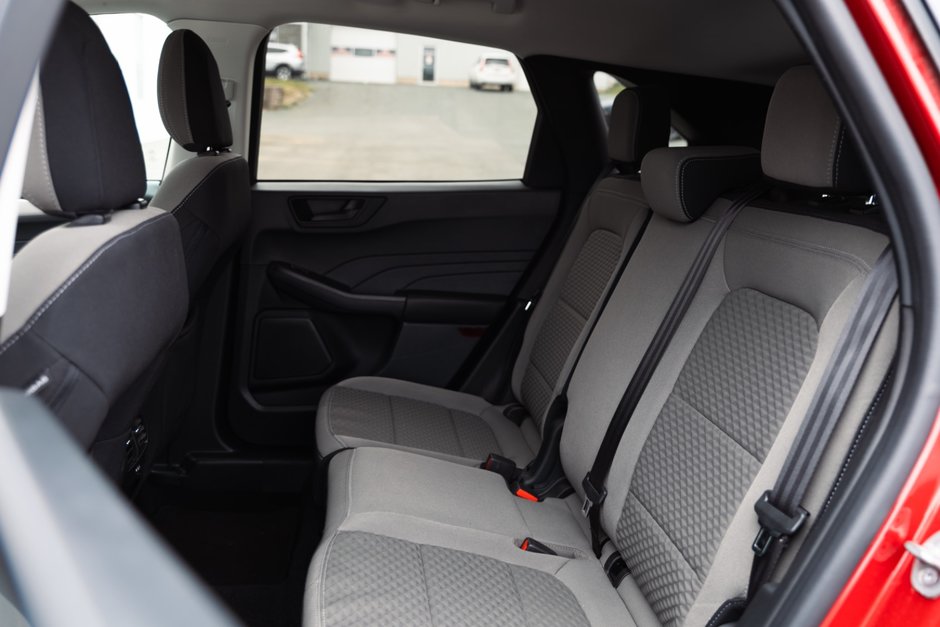 2022 Ford Escape SE AWD-18