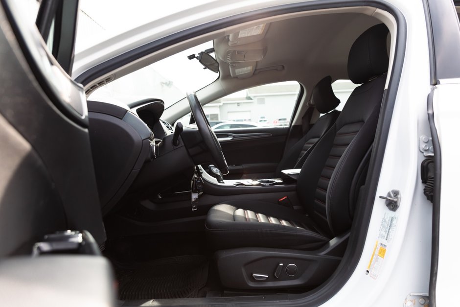 2016 Ford Fusion SE FWD-10