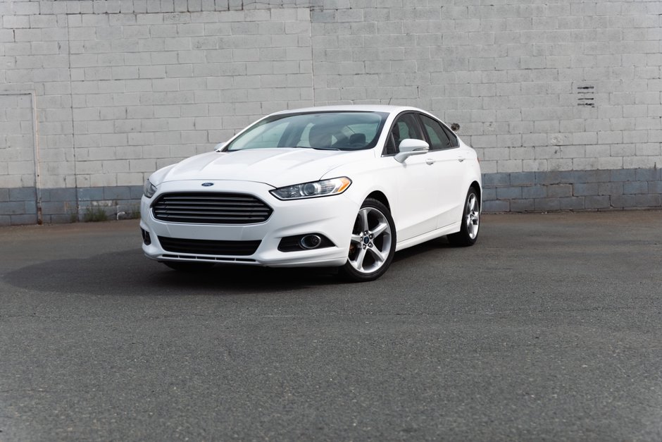 2016 Ford Fusion SE FWD-2