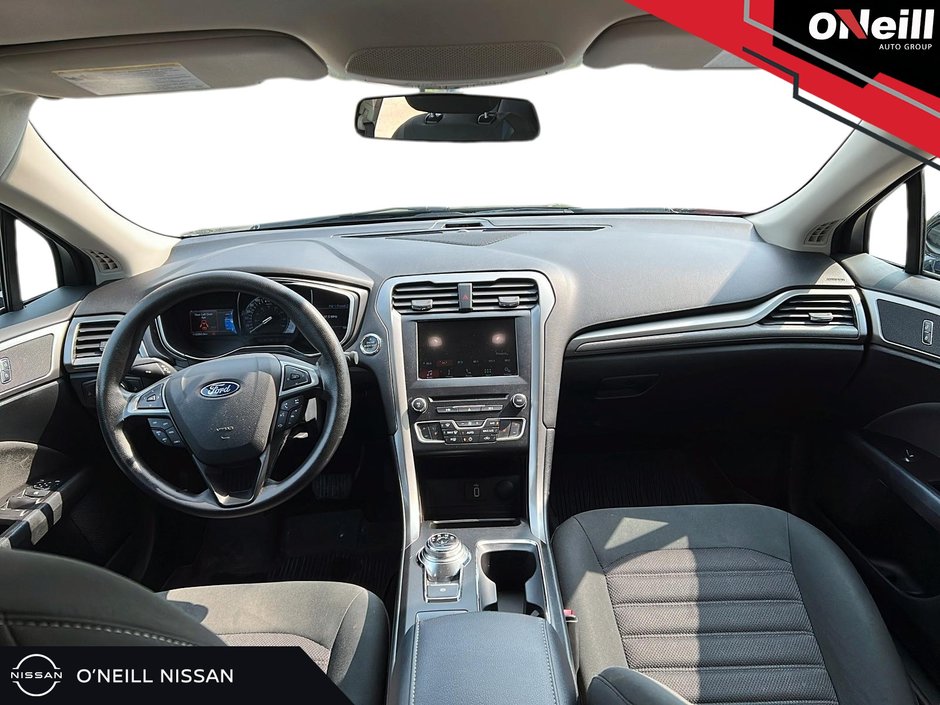 2017 Ford Fusion SE FWD-13
