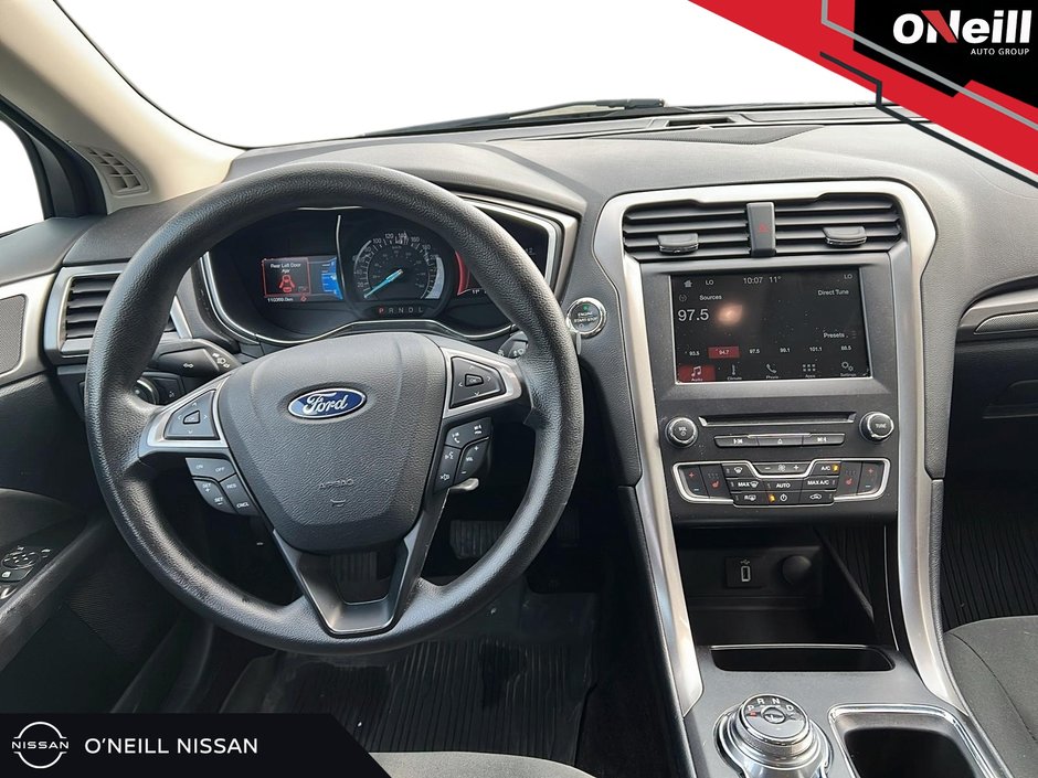 2017 Ford Fusion SE FWD-9