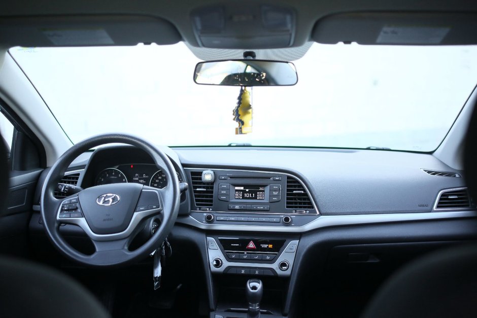 2018 Hyundai Elantra LE-12