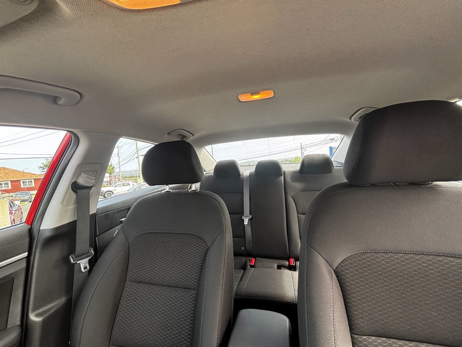 2020 Hyundai Elantra Preferred-9