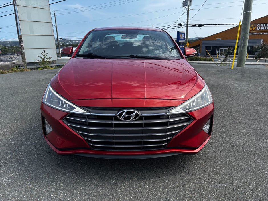 2020 Hyundai Elantra Preferred-1