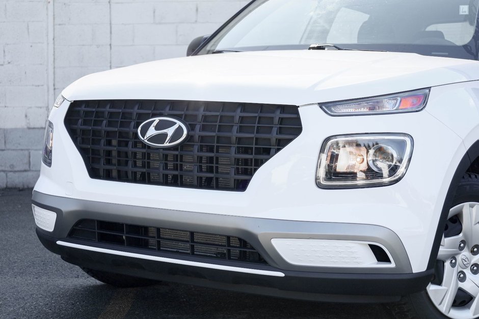 2024 Hyundai Venue Essential-3