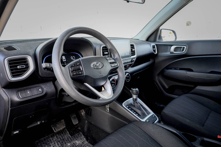 2024 Hyundai Venue Essential-10