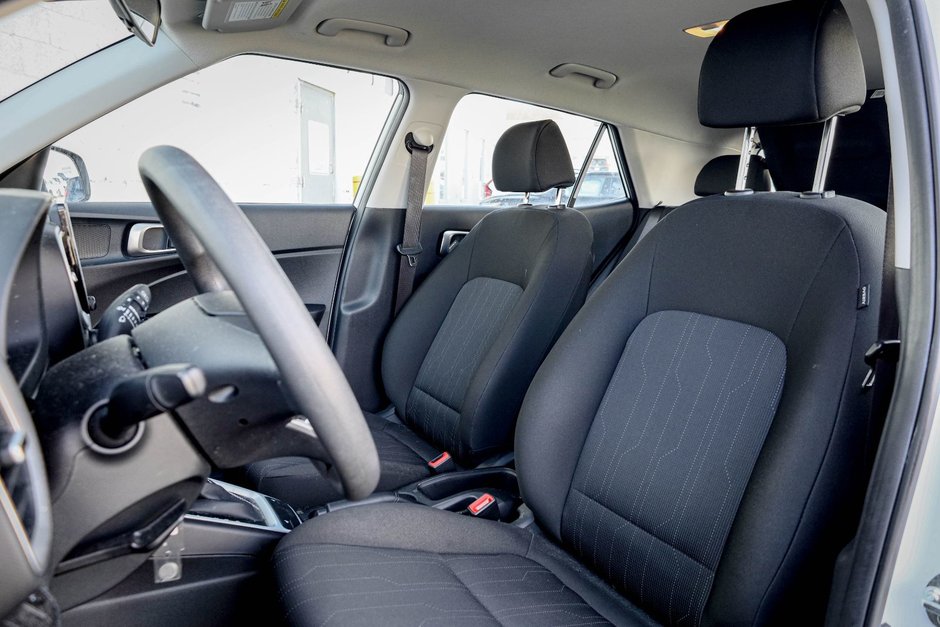 2024 Hyundai Venue Essential-11