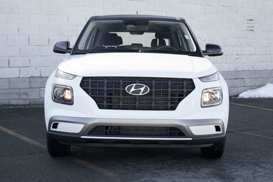 2024 Hyundai Venue Essential-4