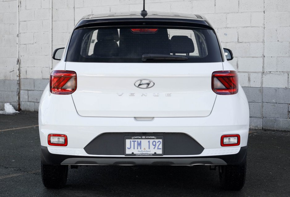 2024 Hyundai Venue Essential-7
