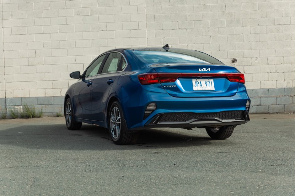 2022 Kia Forte (5) EX IVT-10