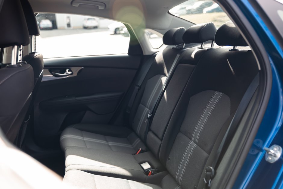 2022 Kia Forte (5) EX IVT-21