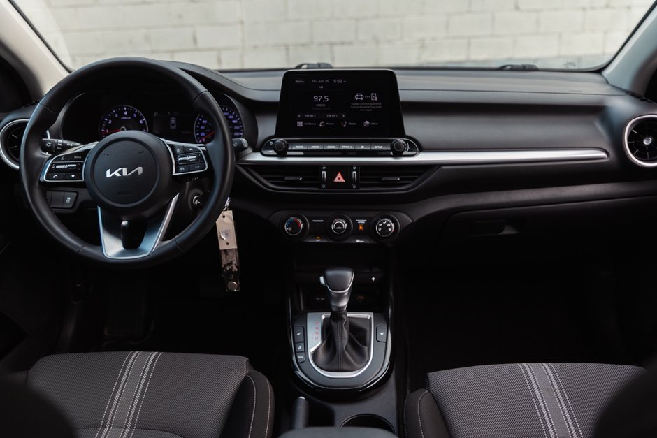 2022 Kia Forte (5) EX IVT-13