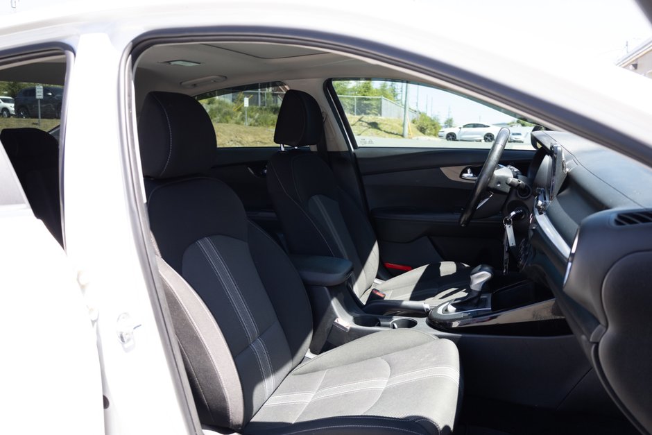 2022 Kia Forte (5) EX IVT-17