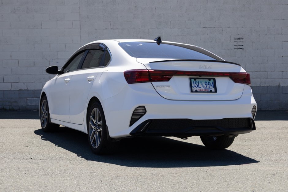 2022 Kia Forte (5) EX IVT-7