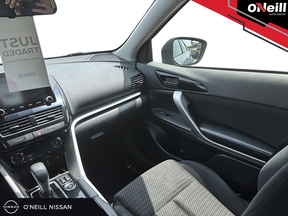 2022 Mitsubishi ECLIPSE CROSS ES S-AWC-15