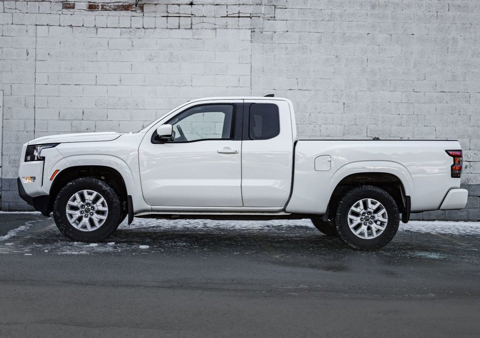 2023 Nissan Frontier SV-0