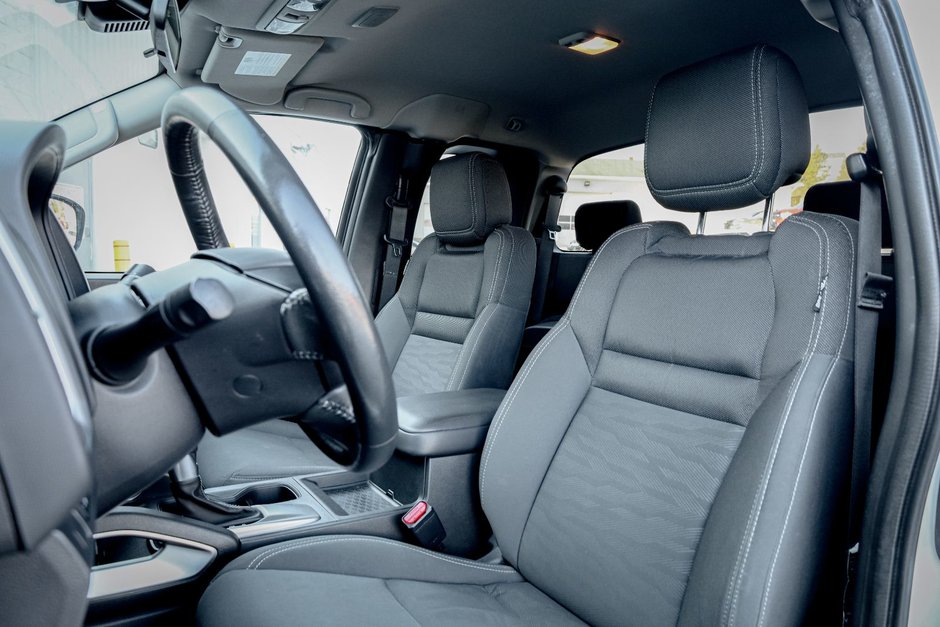 2023 Nissan Frontier SV-10