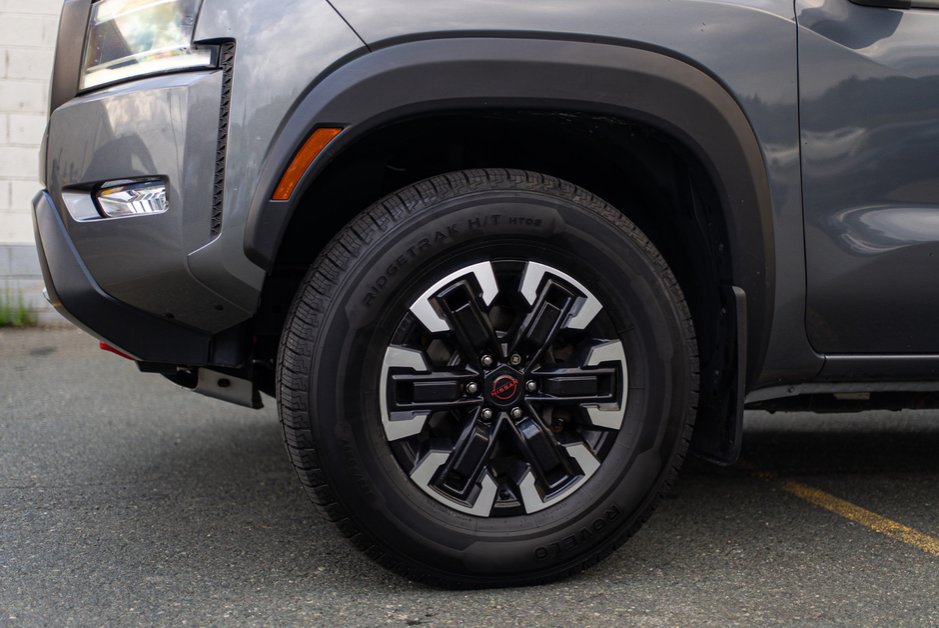 2023 Nissan Frontier PRO-4X-1