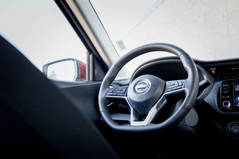 2025 Nissan Kicks Play SV-18