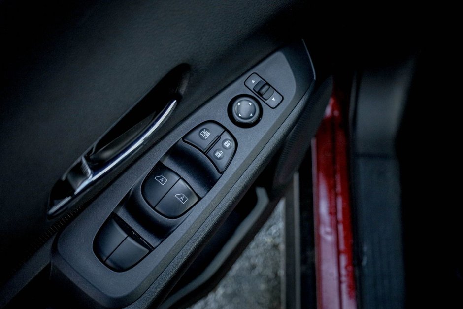 2025 Nissan Kicks Play SV-10