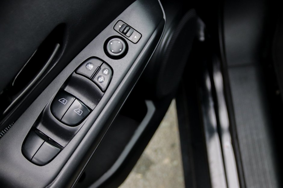 2019 Nissan Kicks S-13