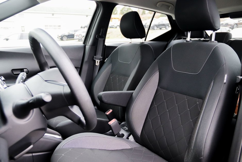 2019 Nissan Kicks S-11