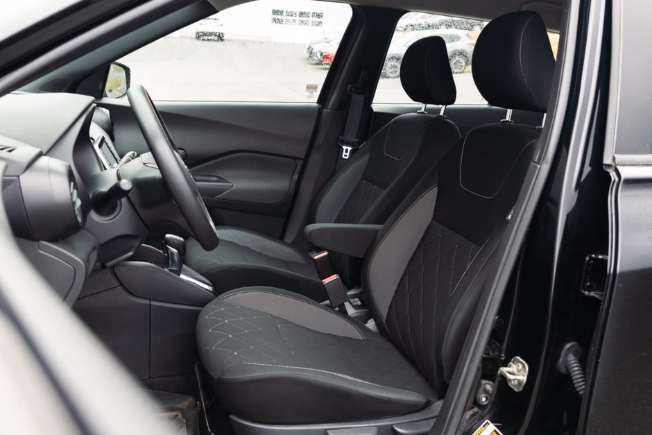 2020 Nissan Kicks S CVT-11