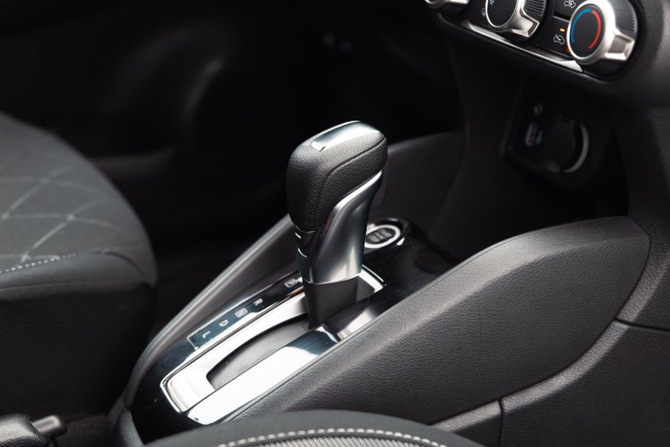 2020 Nissan Kicks S CVT-20