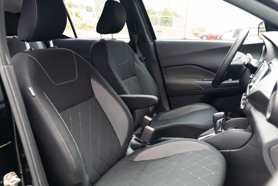 2020 Nissan Kicks S CVT-21