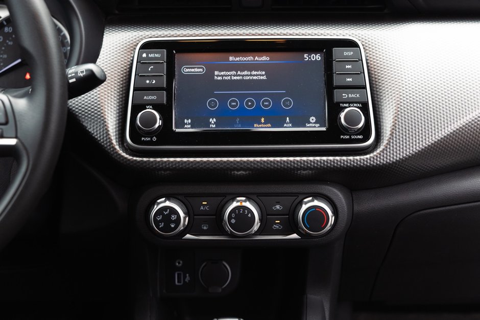 2020 Nissan Kicks S CVT-17