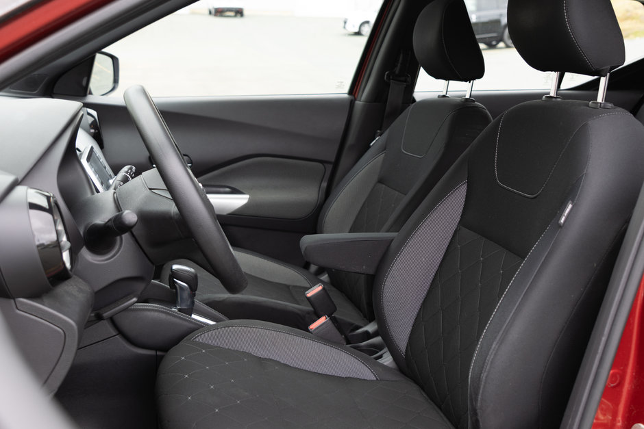 2020 Nissan Kicks SV CVT-13