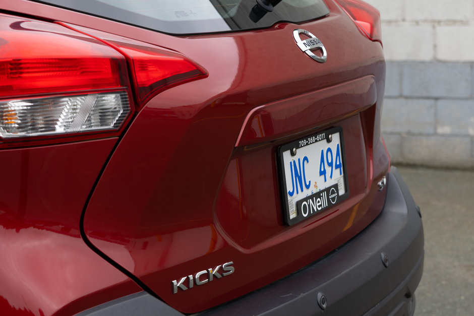 2020 Nissan Kicks SV CVT-11