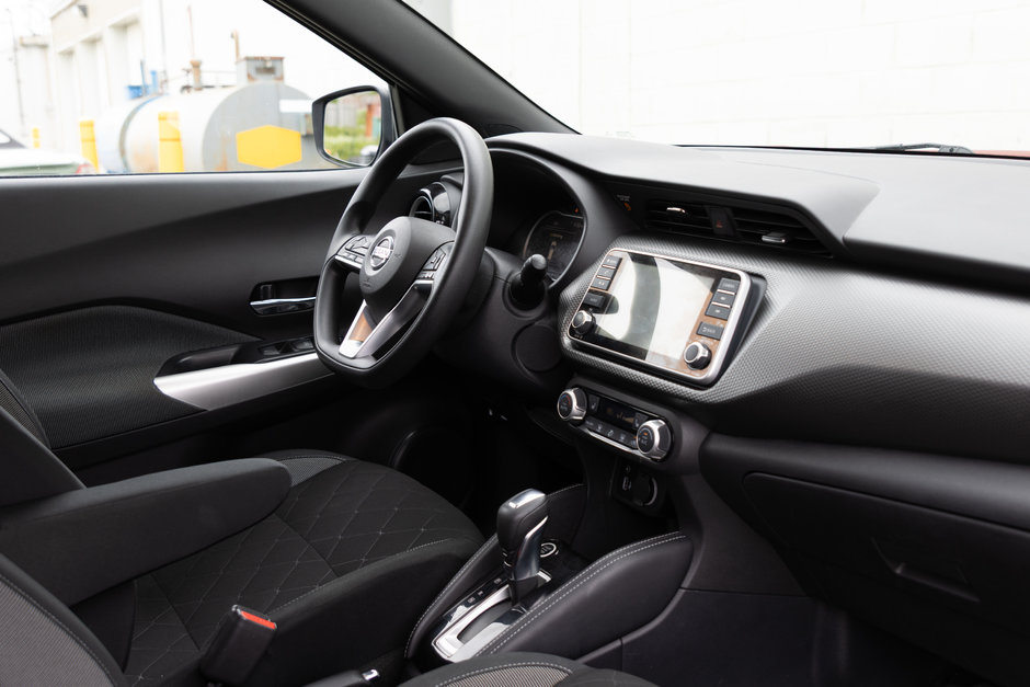 2020 Nissan Kicks SV CVT-22