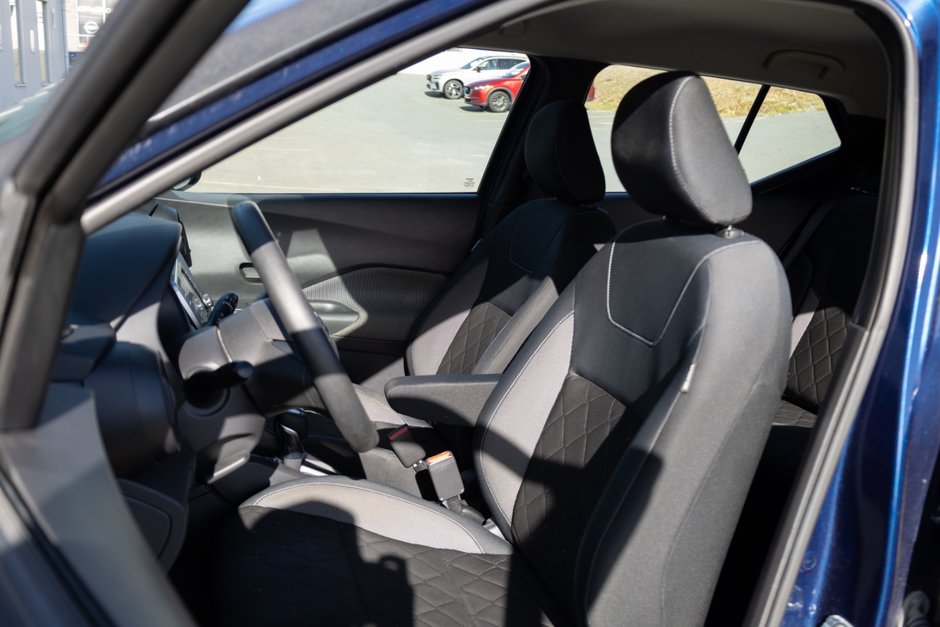2020 Nissan Kicks S CVT-9