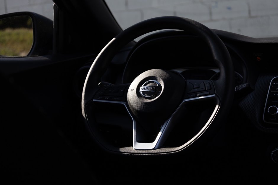 2020 Nissan Kicks S CVT-21
