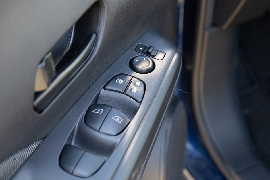 2020 Nissan Kicks S CVT-12