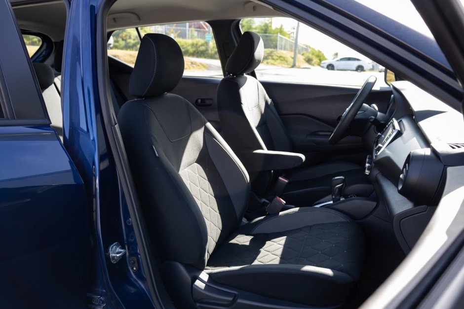 2020 Nissan Kicks S CVT-18