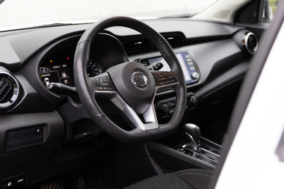 2021 Nissan Kicks SV CVT-10