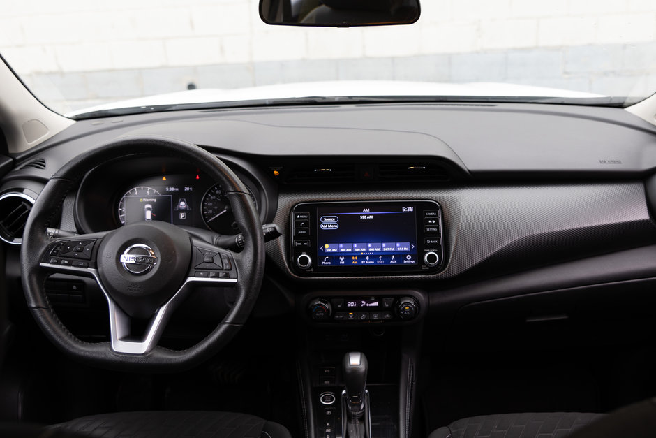 2021 Nissan Kicks SV CVT-11
